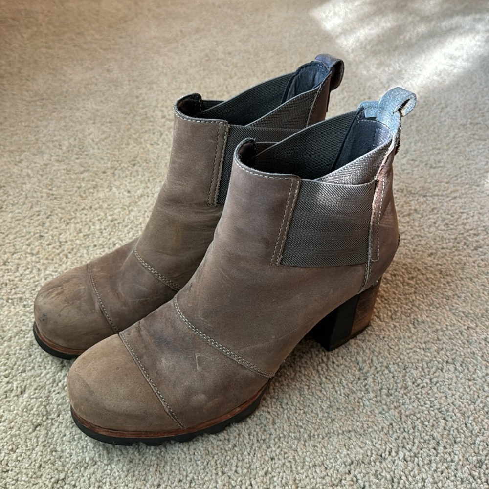 Sorel Addington Chelsea Boots